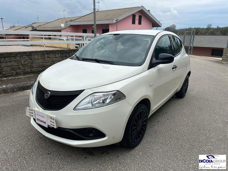 Lancia Ypsilon 1.2 69 CV 5 porte Platinum
