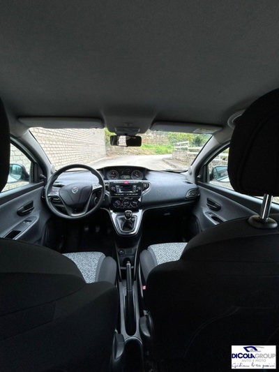 Lancia Ypsilon 1.2 69 CV 5 porte Platinum (13)