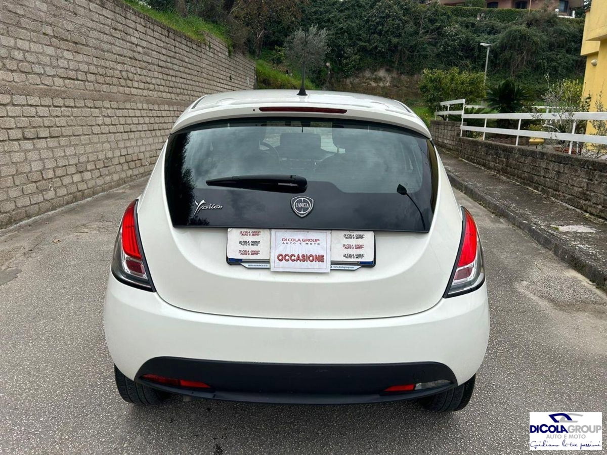 Lancia Ypsilon 1.2 69 CV 5 porte Platinum (4)