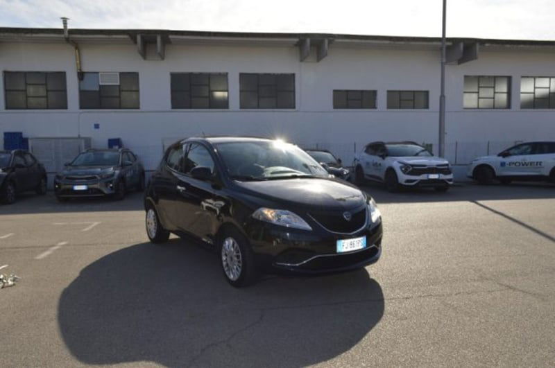 Lancia Ypsilon 1.2 69 CV 5 porte Gold