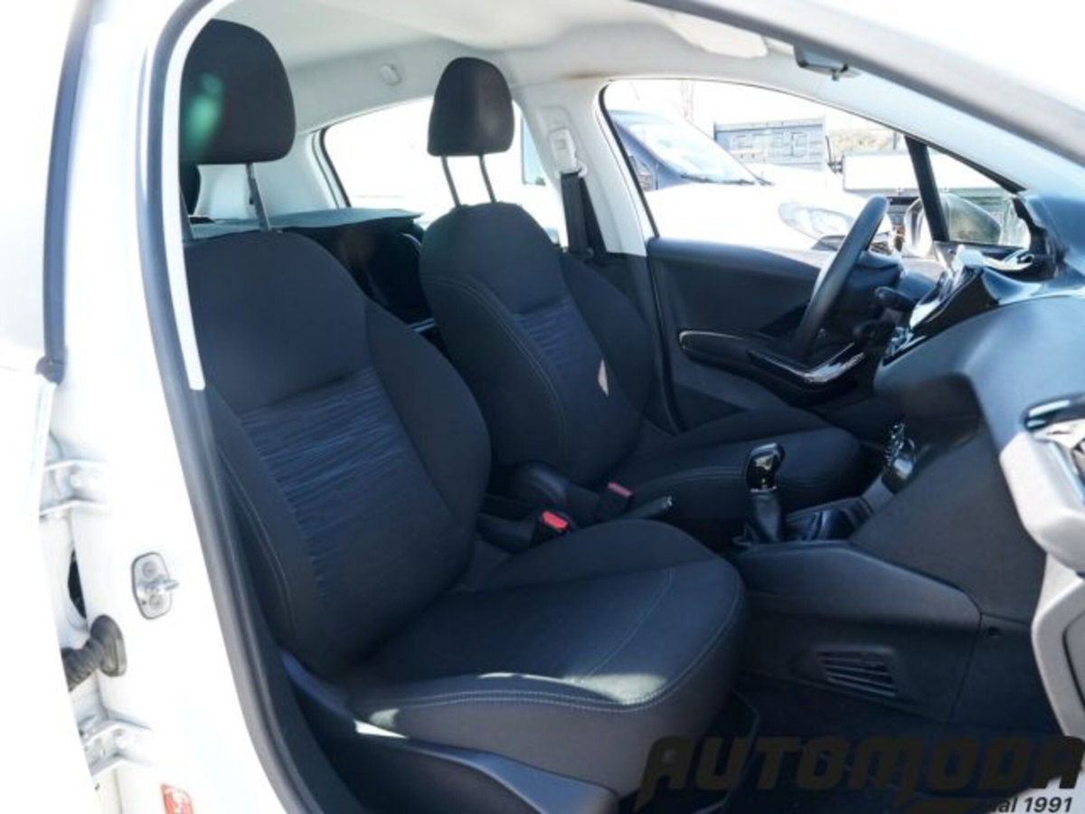 Peugeot 208 75 5 porte Van (10)