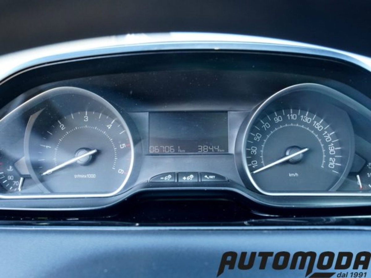 Peugeot 208 75 5 porte Van (15)