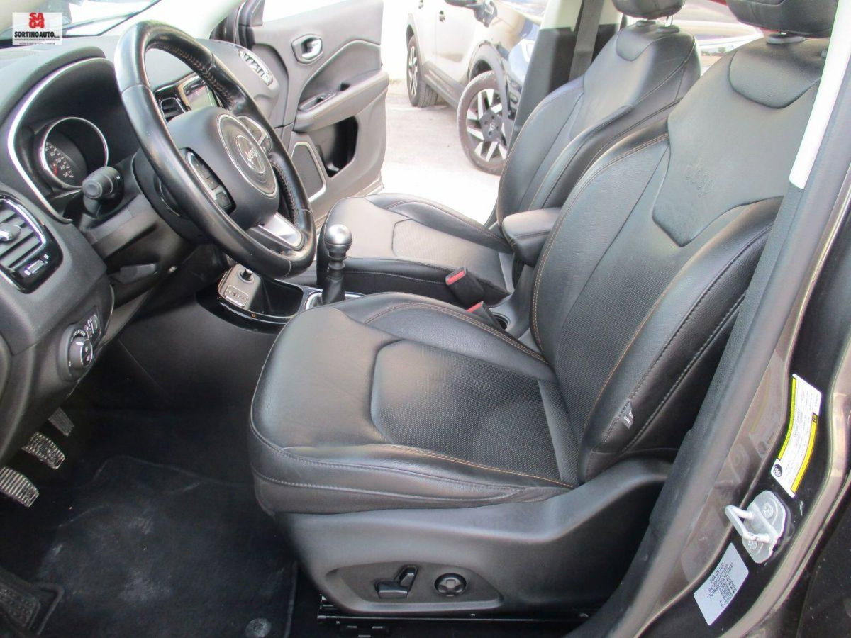 Jeep Compass 1.6 Multijet II 2WD Limited (14)