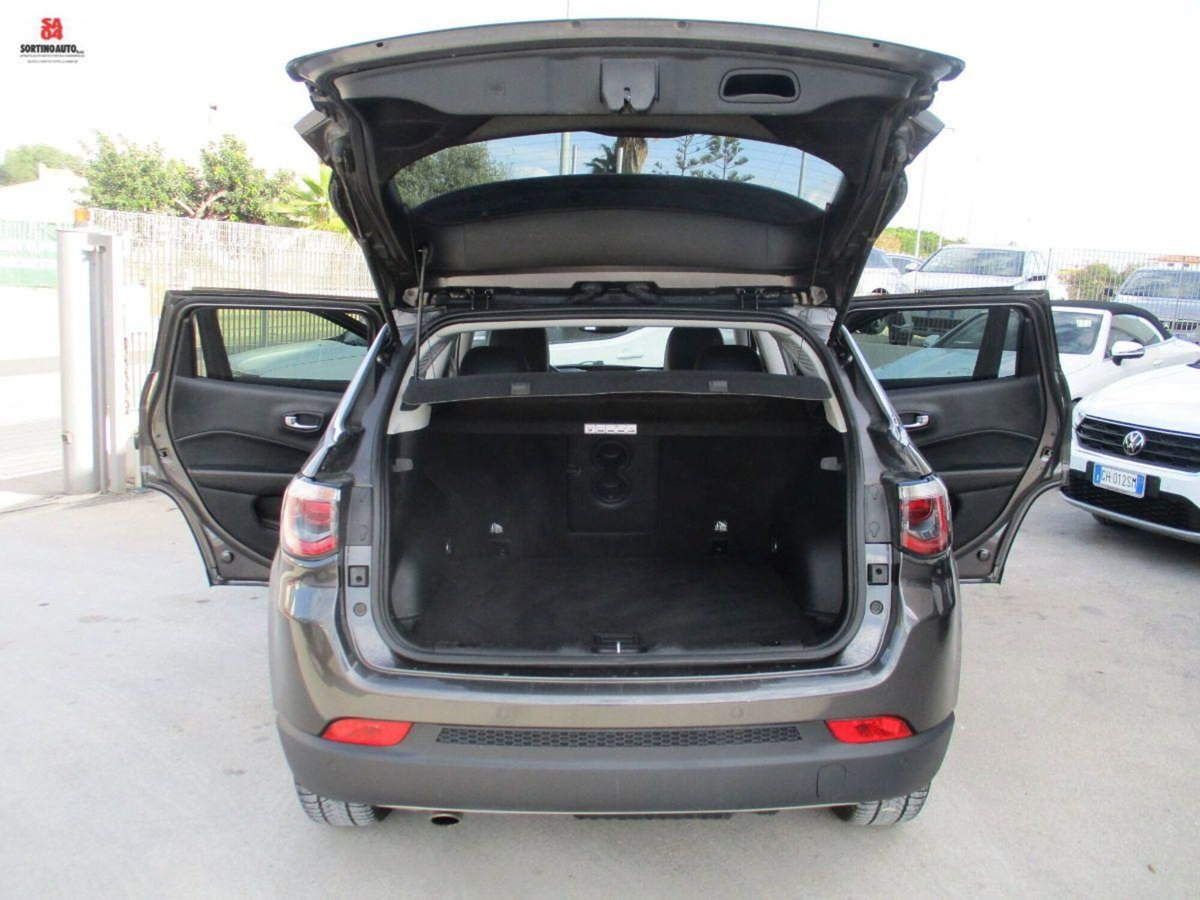 Jeep Compass 1.6 Multijet II 2WD Limited (16)
