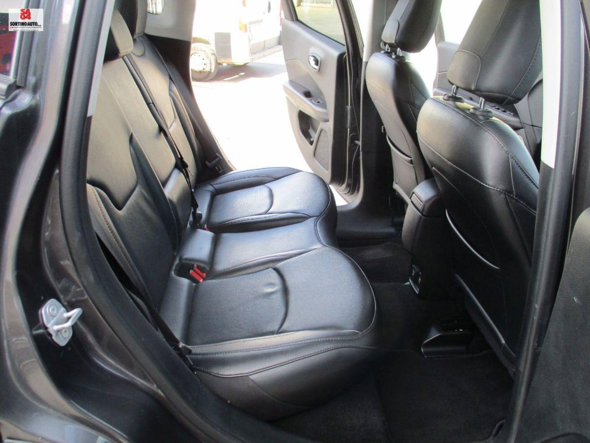 Jeep Compass 1.6 Multijet II 2WD Limited (17)