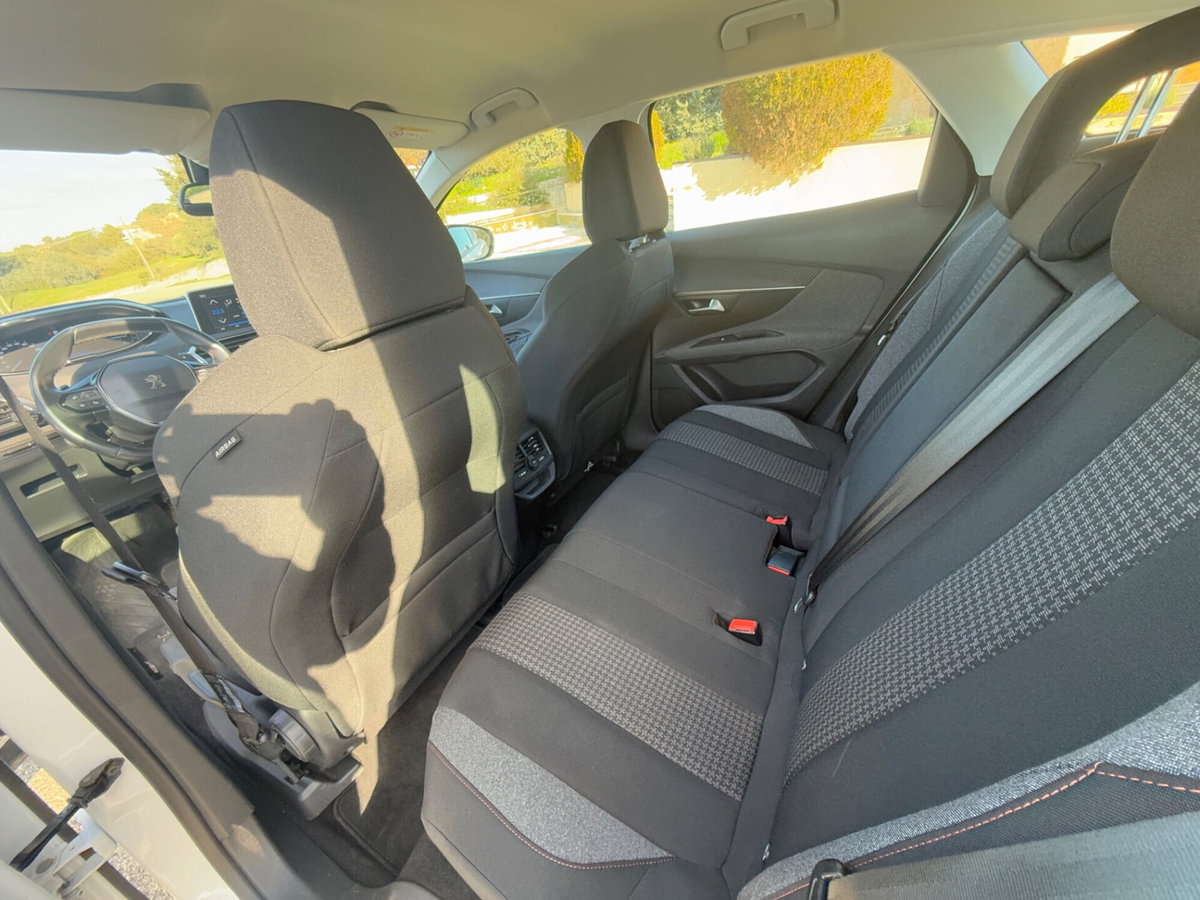Peugeot 3008 BlueHDi 130 S&S EAT8 Allure Pack (15)