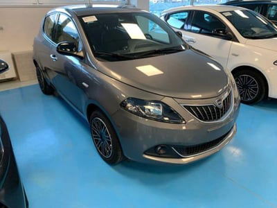 Lancia Ypsilon 1.0 FireFly 5 porte S&S Hybrid Silver Plus usata