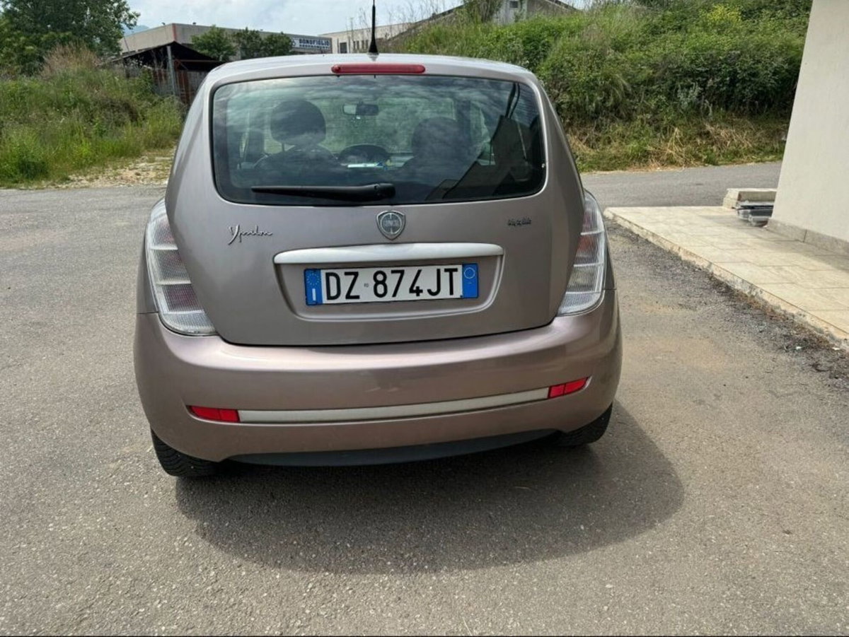 Lancia Ypsilon 1.4 Platino Ecochic GPL (2)