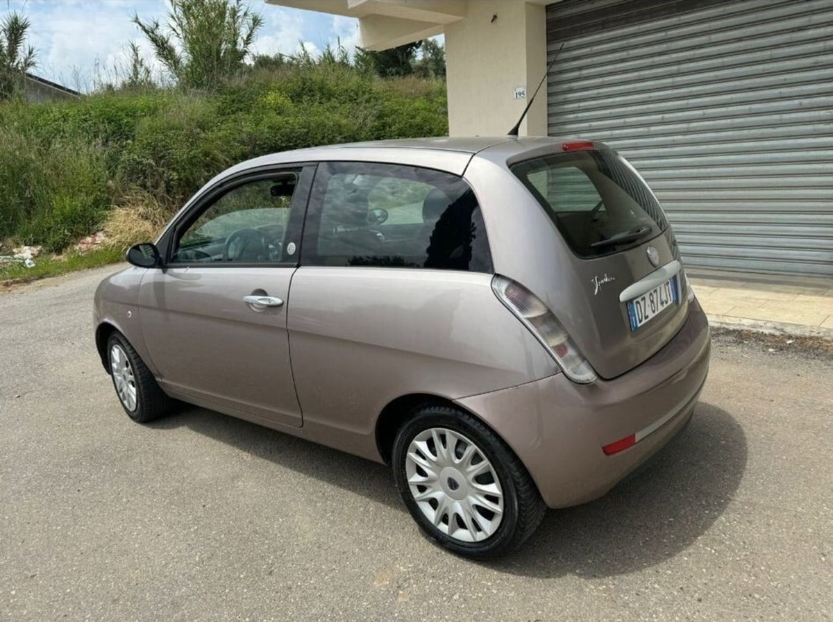 Lancia Ypsilon 1.4 Platino Ecochic GPL (3)