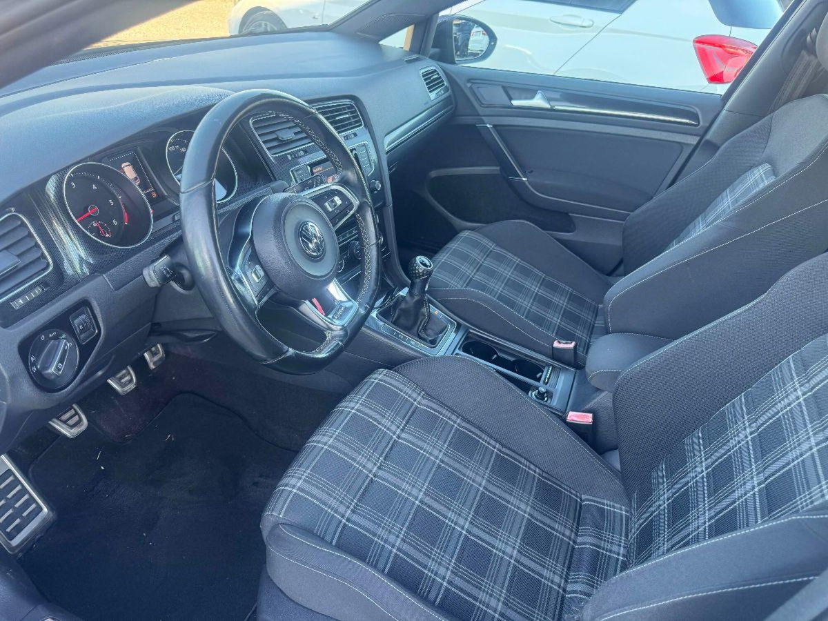 Volkswagen Golf GTD 2.0 TDI 5p. BlueMotion Technology (9)