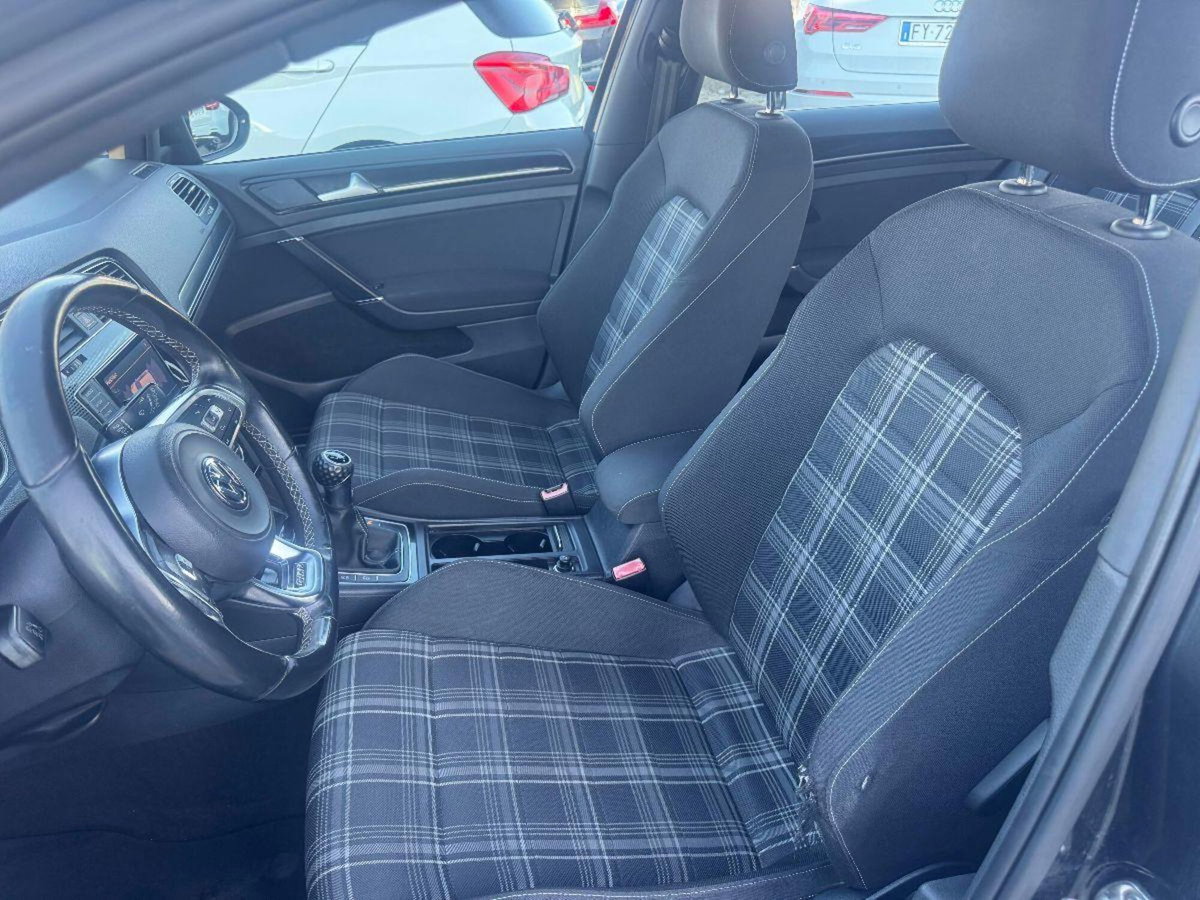Volkswagen Golf GTD 2.0 TDI 5p. BlueMotion Technology (12)