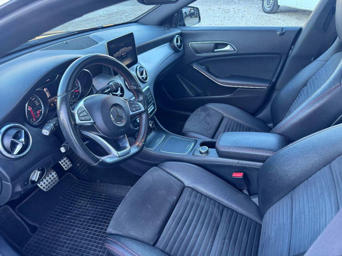 Mercedes-Benz CLA Shooting Brake 200 d Automatic Premium (9)