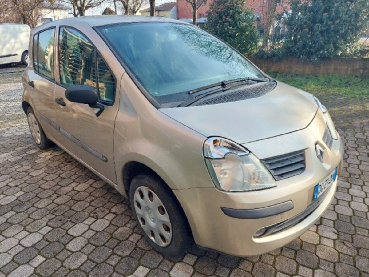 Renault Modus 1.2 16V Dynamique (2)