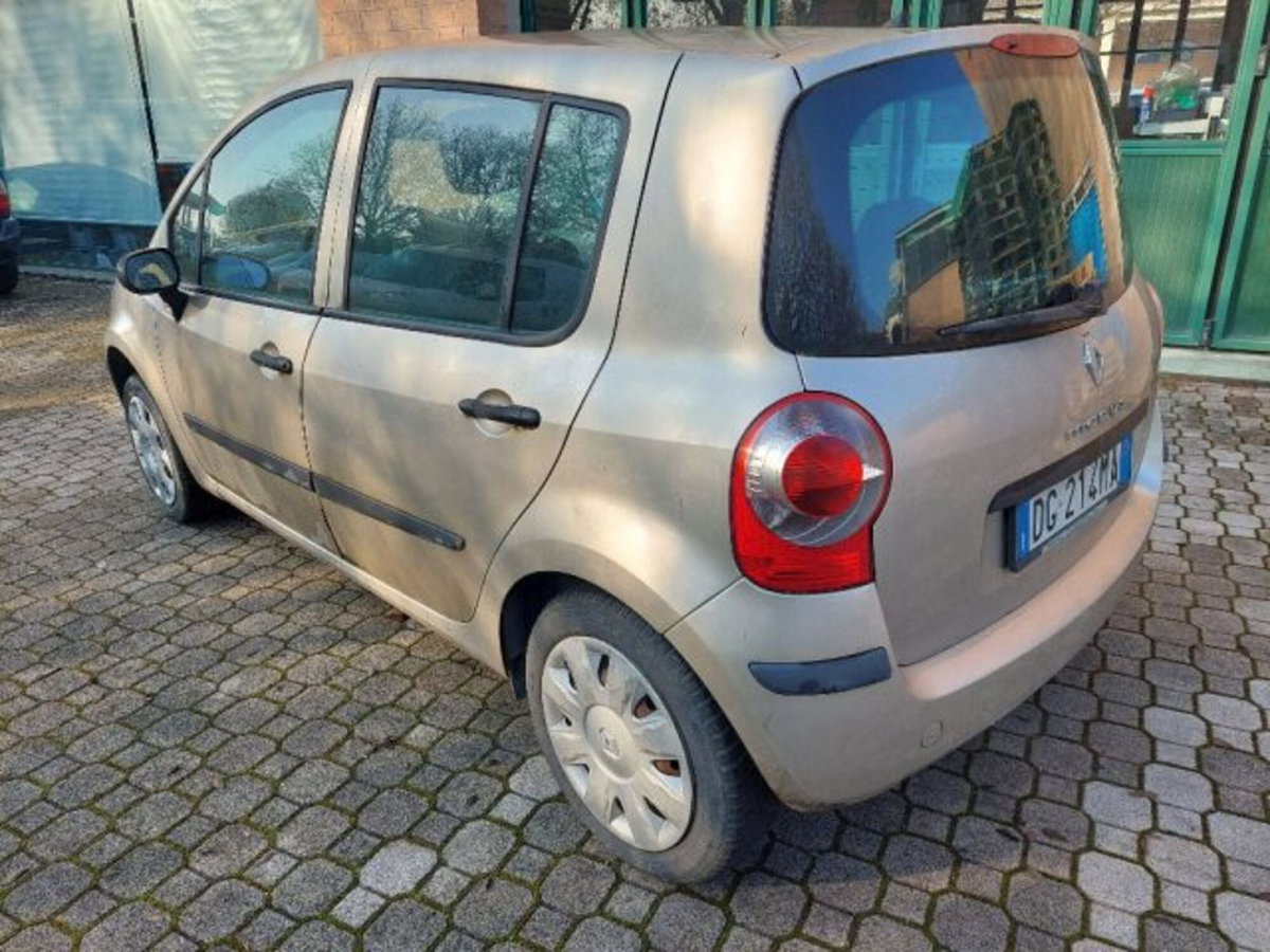 Renault Modus 1.2 16V Dynamique (4)