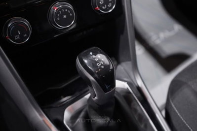 Volkswagen T-Roc 1.5 tsi Life dsg (18)