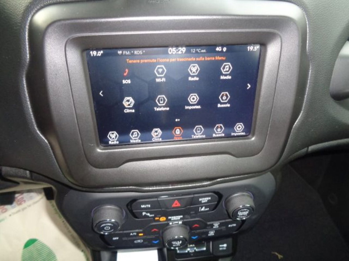 Jeep Renegade 1.6 Mjt 130 CV Limited (7)