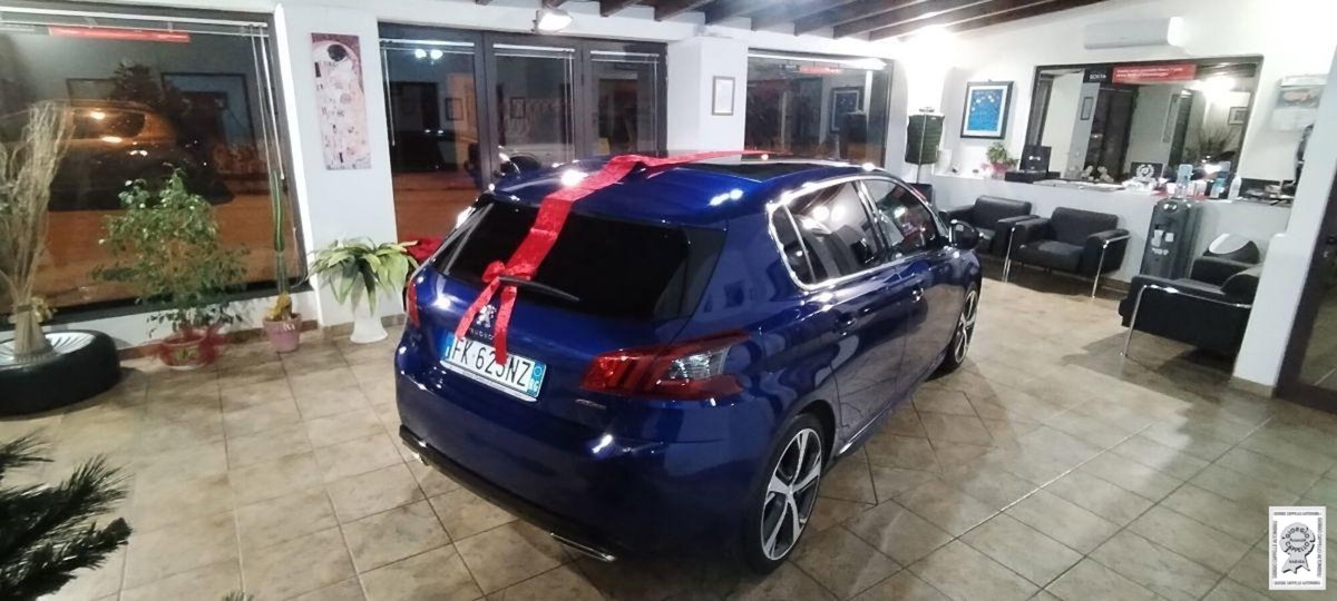 Peugeot 308 1.2 puretech t Allure s&s 130cv (2)