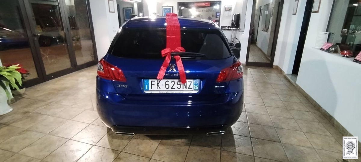 Peugeot 308 1.2 puretech t Allure s&s 130cv (6)