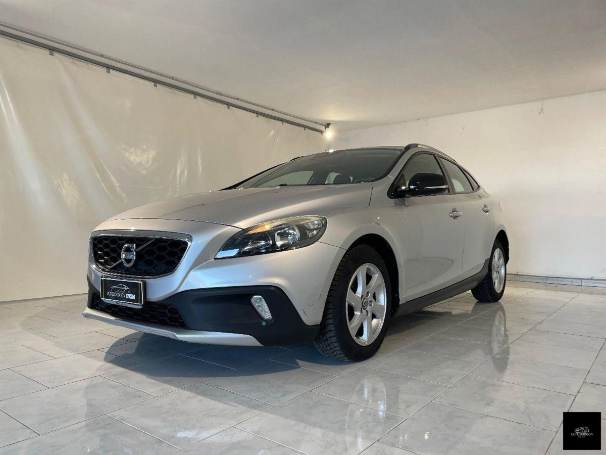 Volvo V40 Cross Country D2 1.6 Summum (2)