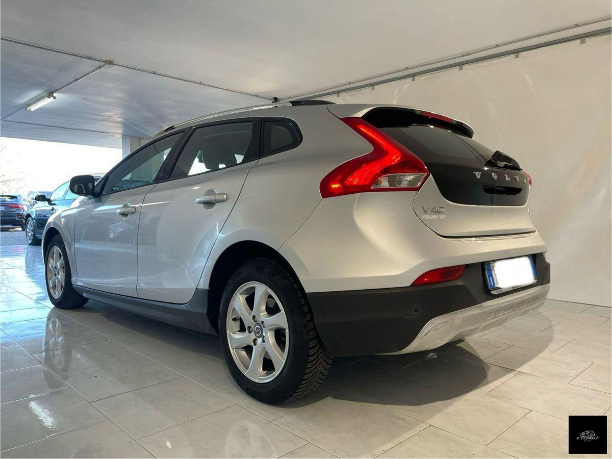 Volvo V40 Cross Country D2 1.6 Summum (4)
