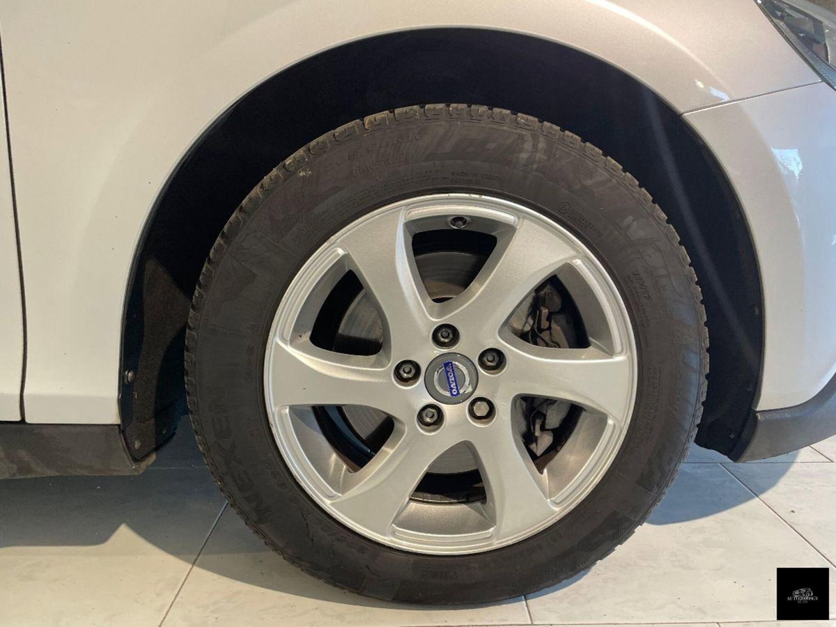 Volvo V40 Cross Country D2 1.6 Summum (6)