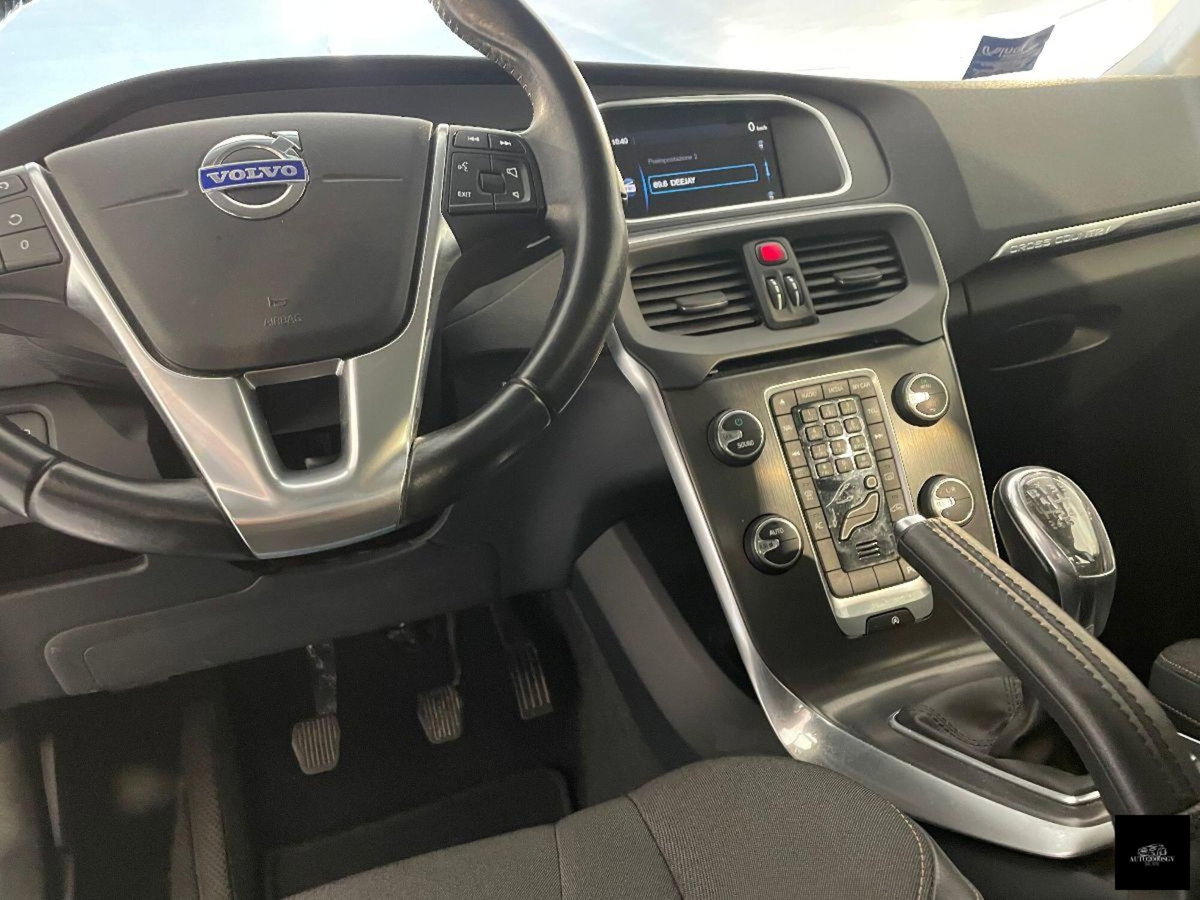 Volvo V40 Cross Country D2 1.6 Summum (7)