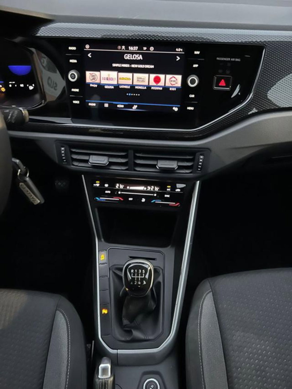 Volkswagen Polo 1.0 tsi Style 95cv (14)