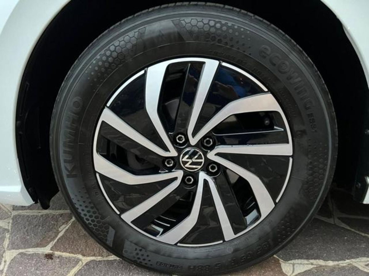 Volkswagen Polo 1.0 tsi Style 95cv (15)