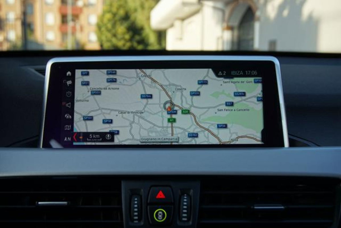 BMW X1 sDrive18d Business Advantage (17)