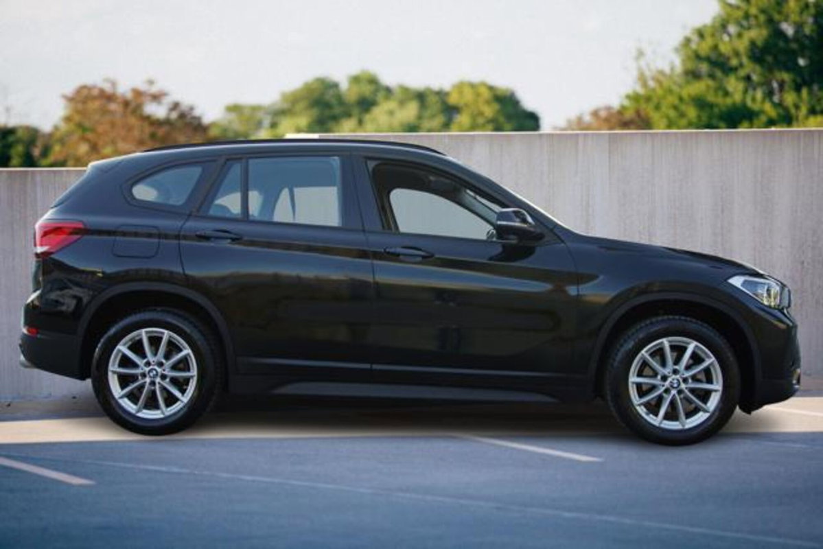 BMW X1 sDrive18d Business Advantage (3)