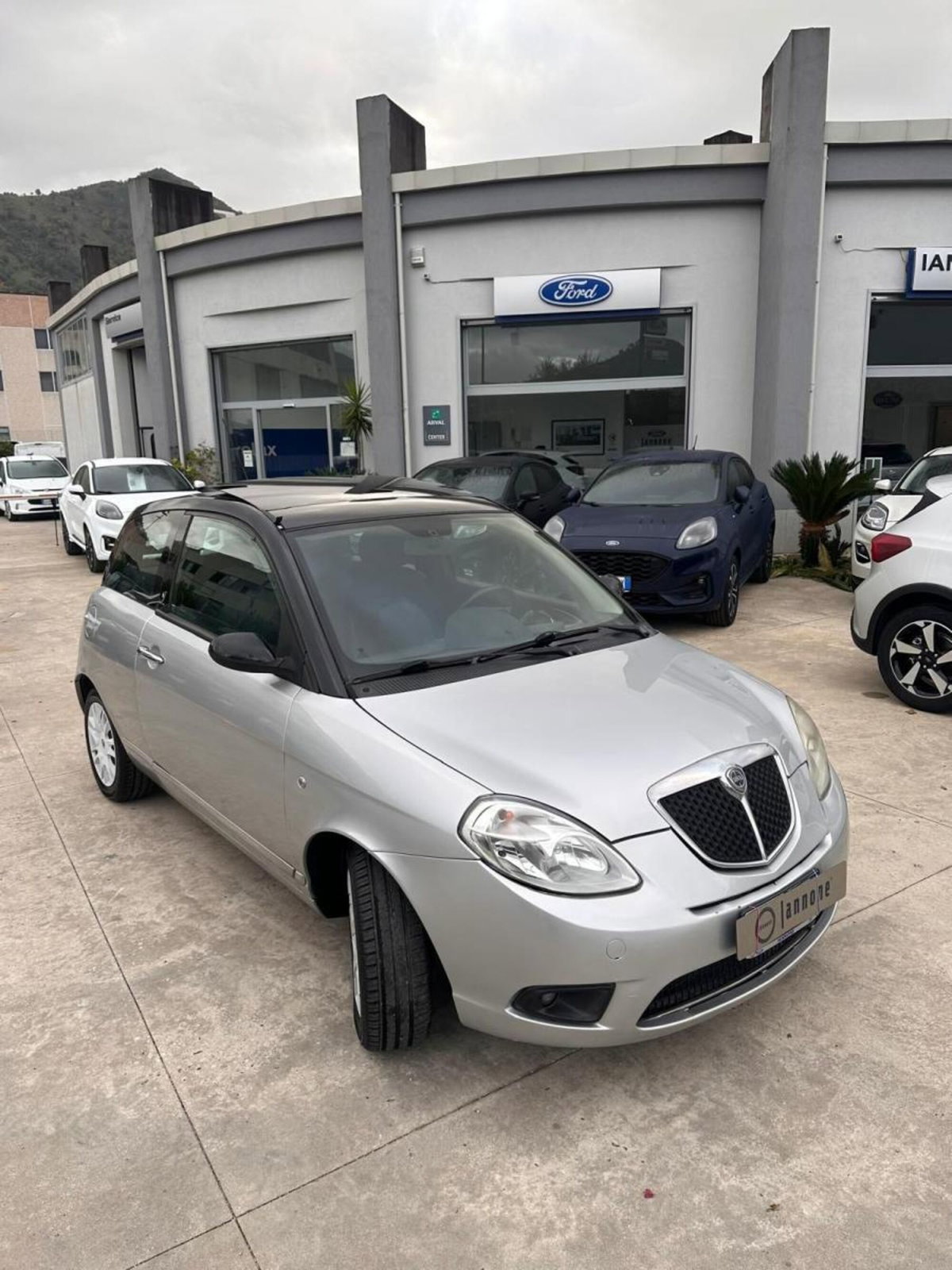 Lancia Ypsilon 1.3 MJT 75 CV Diva