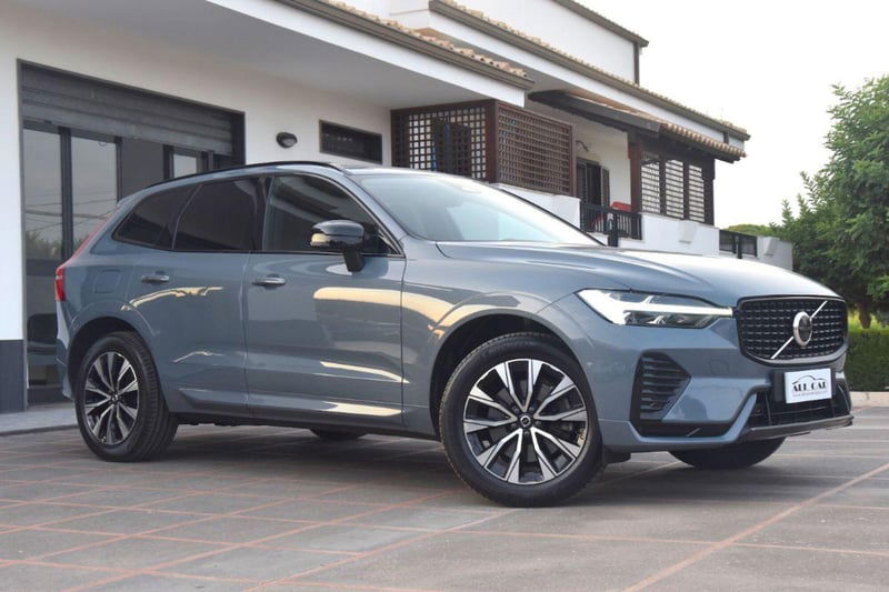 Volvo XC60 B4 automatico Plus Dark