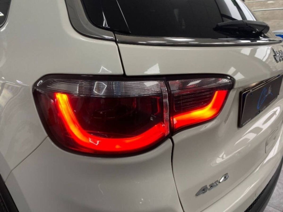 Jeep Compass 2.0 Multijet II 4WD Limited (10)