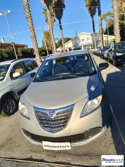 Lancia Ypsilon 1.2 69 CV 5 porte GPL Ecochic Platinum (3)