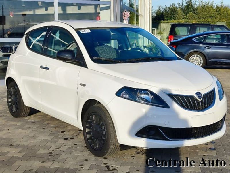 Lancia Ypsilon 1.0 FireFly 5 porte S&S Hybrid Ecochic Gold