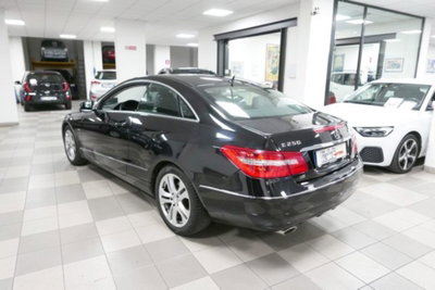 Mercedes-Benz Classe E Coupé 250 CDI Coupé BlueEFFICIENCY Executive (4)