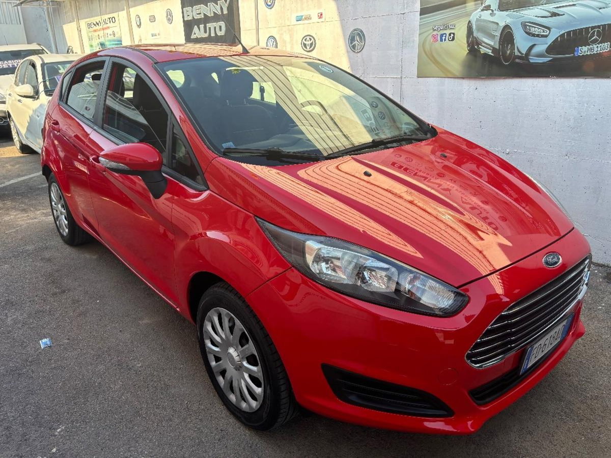 Ford Fiesta 1.0 80CV 5 porte Black & White Edition (4)