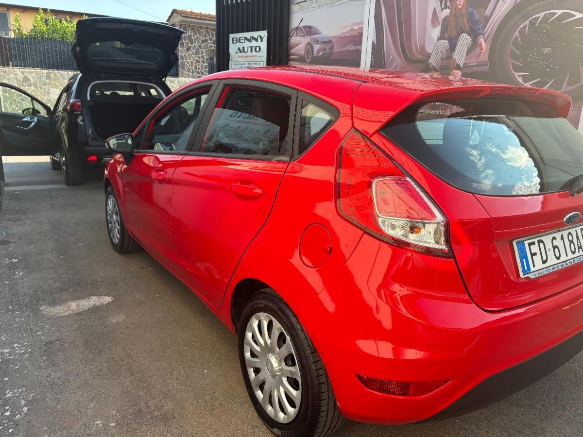 Ford Fiesta 1.0 80CV 5 porte Black & White Edition (6)