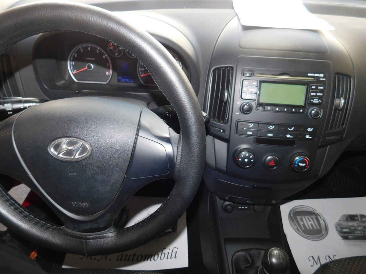Hyundai i30 1.4 16V 109CV 5p. Active (11)