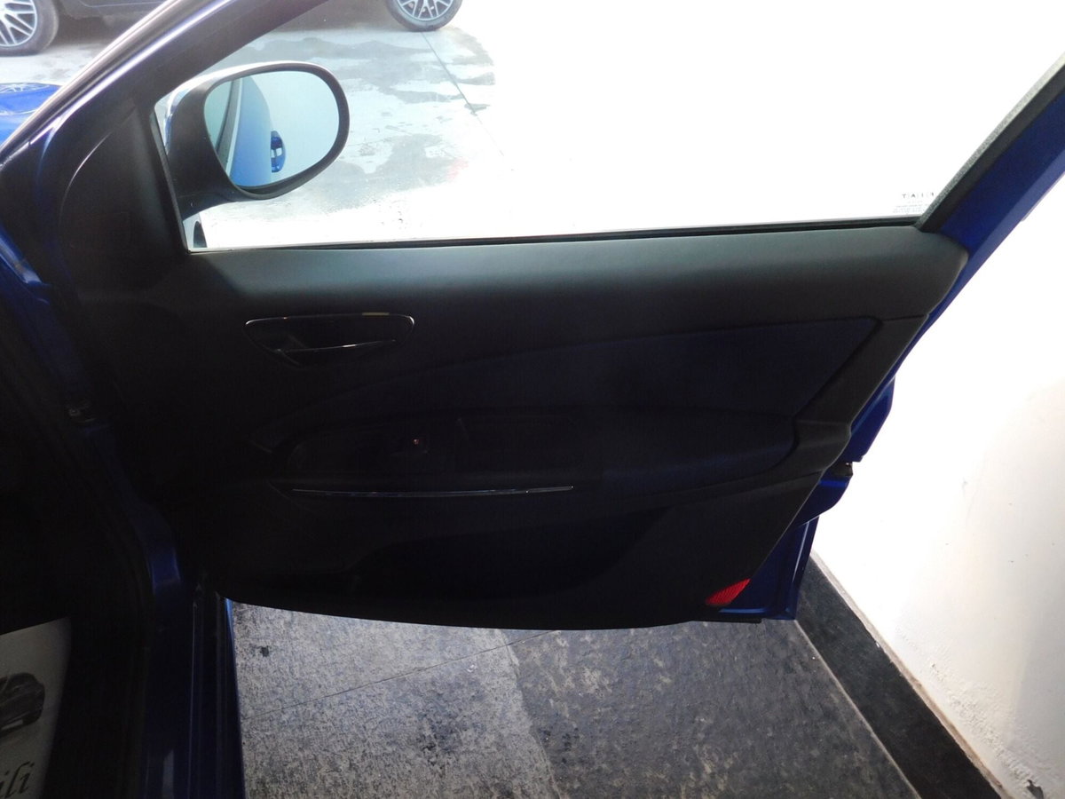Ford Fiesta 1.4 96CV aut. 3 porte  Titanium (11)
