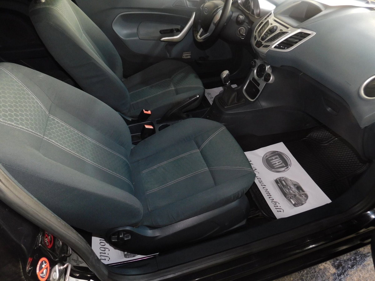 Ford Fiesta 1.4 96CV aut. 3 porte  Titanium (12)