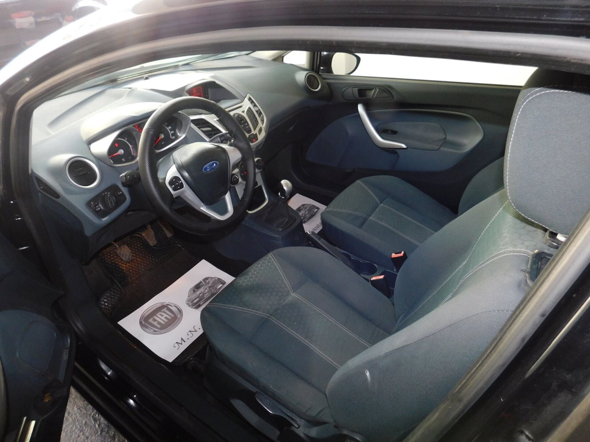 Ford Fiesta 1.4 96CV aut. 3 porte  Titanium (6)