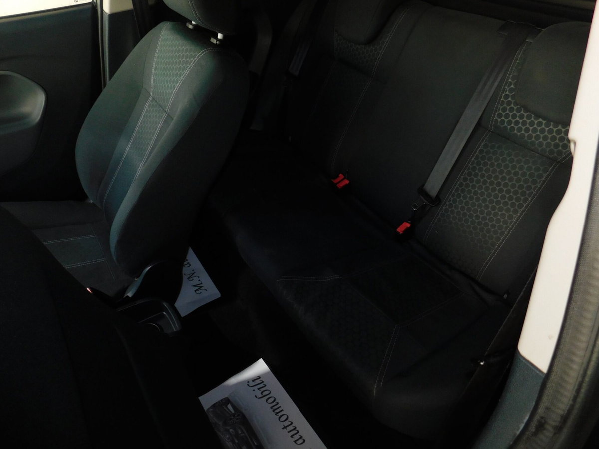 Ford Fiesta 1.4 96CV aut. 3 porte  Titanium (8)