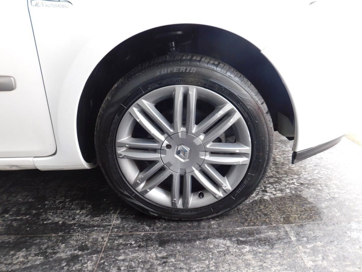 Renault Clio 1.5 dCi 75CV 5 porte Dynamique (15)