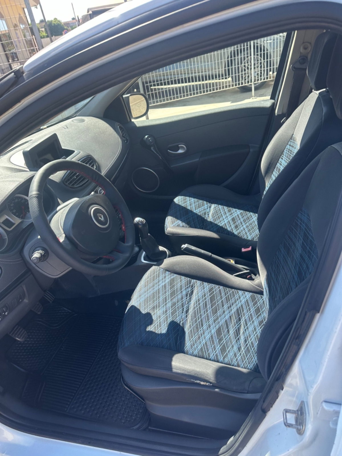 Renault Clio 1.5 dCi 75CV 5 porte Dynamique (16)