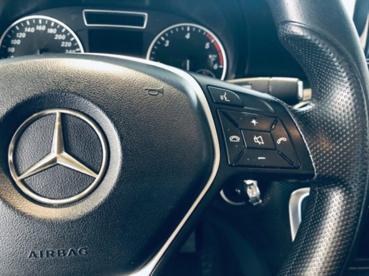 Mercedes-Benz Classe A 180 CDI Automatic Executive (13)