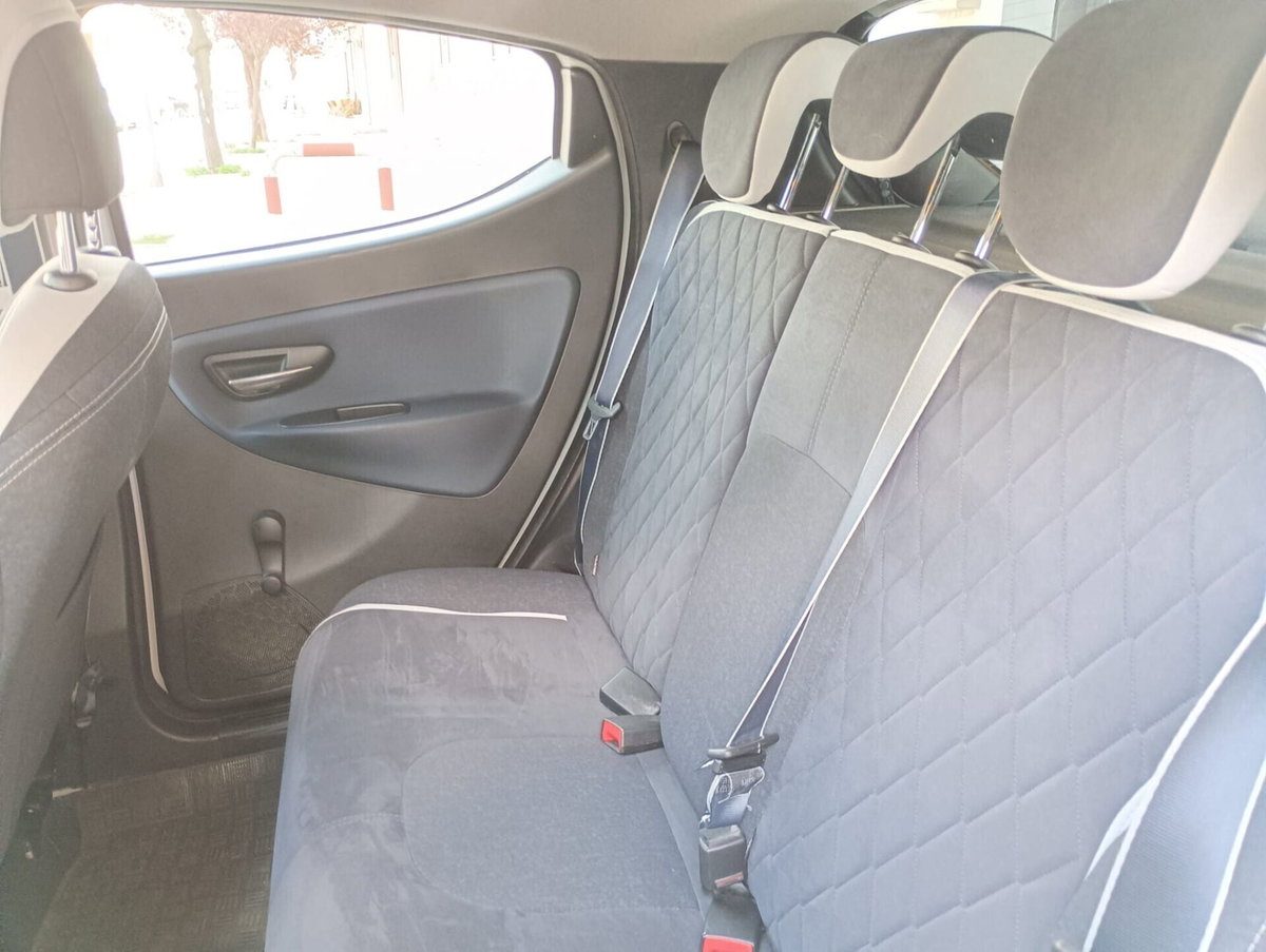Lancia Ypsilon 1.3 MJT 16V 95 CV 5 porte S&S Mya (10)