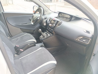 Lancia Ypsilon 1.3 MJT 16V 95 CV 5 porte S&S Mya (14)