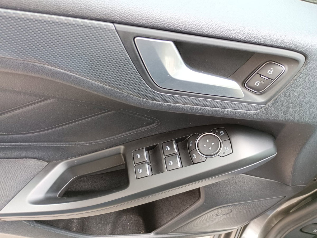 Ford Focus Station Wagon 1.5 TDCi 120 CV Start&Stop SW ST Line (11)