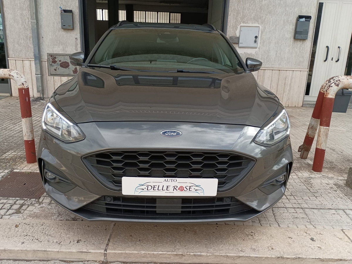 Ford Focus Station Wagon 1.5 TDCi 120 CV Start&Stop SW ST Line (2)